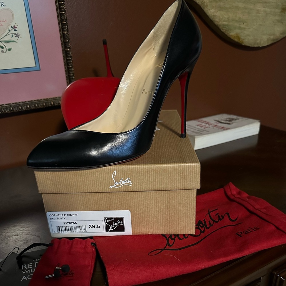 NWT Christian Louboutin 100mm So Kate Heels Never Worn
